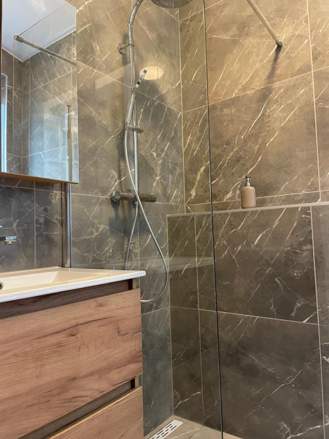 Diamonds Studio Apartment Антверпен Екстериор снимка