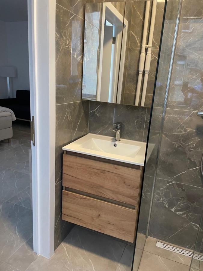 Diamonds Studio Apartment Антверпен Екстериор снимка